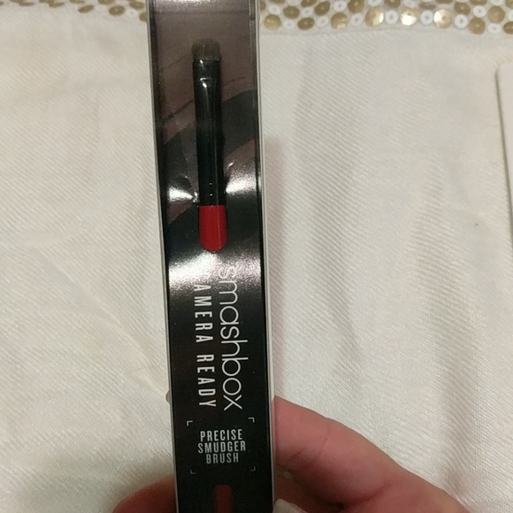 Smashbox camera ready precise smudge brush - Picture 1 of 3